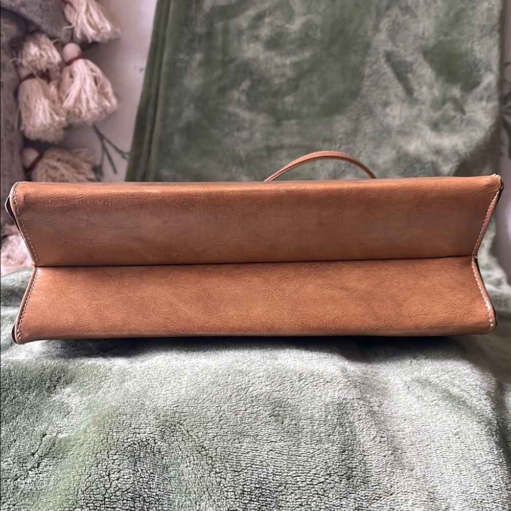 Vintage Tan  Leather Calego Made in Canada Handbag - Picture 5 of 8